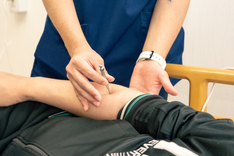 株式会社 AT 訪問鍼灸按摩 アットウォーミ―つきみ野のあん摩マッサージ指圧師 鍼灸師 介護施設 住宅型有料老人ホーム 正社員の求人情報イメージ1